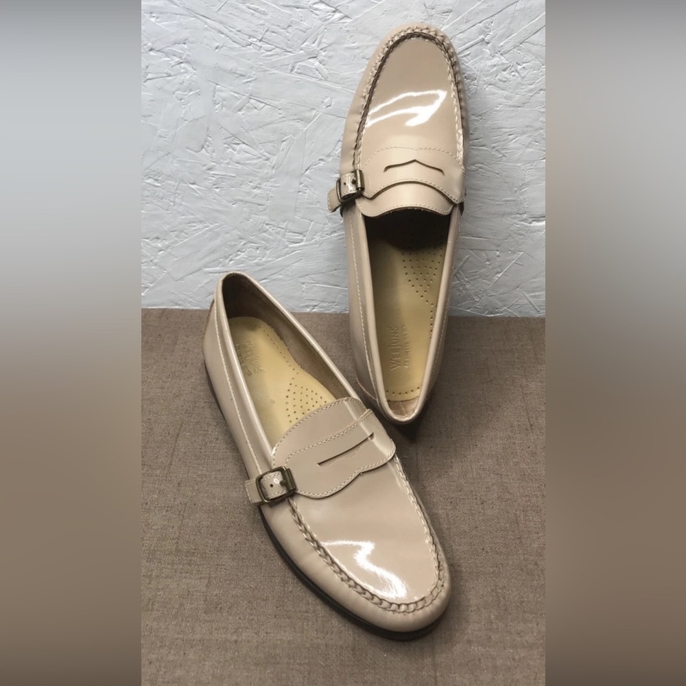G.H. Bass & Co. Weejuns Bella Women's Penny Loafers Beige Patent Leather Size 9M